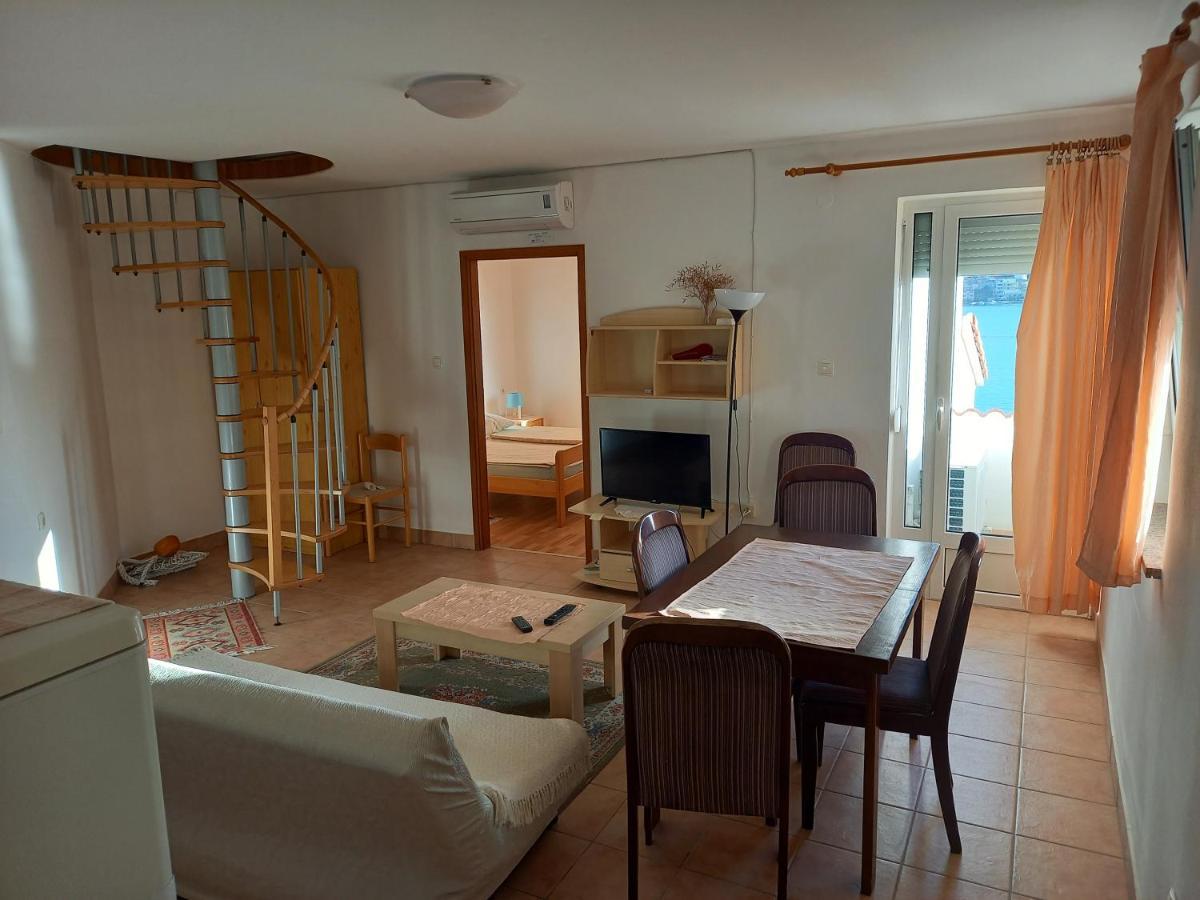 Appartamento Apartman Supetarska Draga Esterno foto
