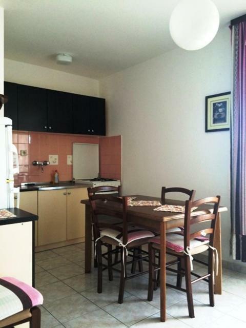 Appartamento Apartman Supetarska Draga Esterno foto