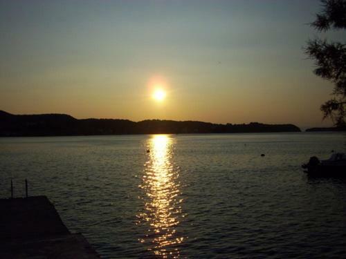 Apartman Supetarska Draga Esterno foto